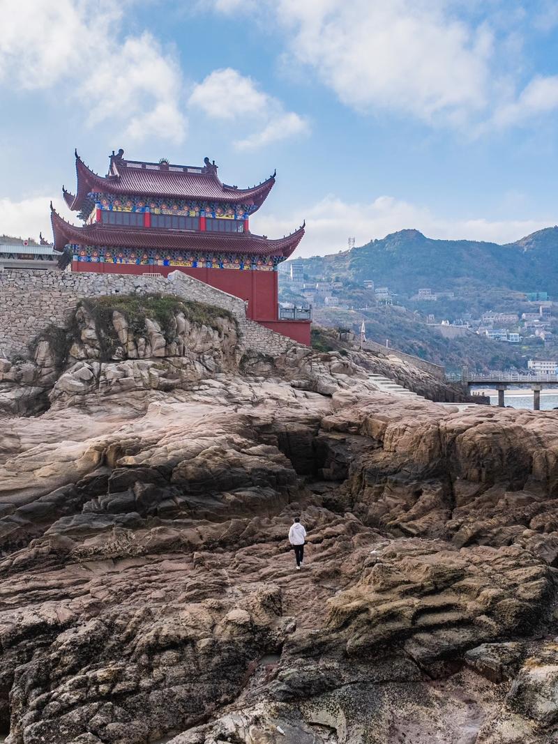 探訪臺(tái)州小洛迦 洞下魚師廟與沙灘的悠游之旅